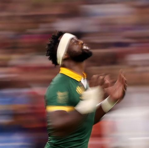 Rugby World Cup on Instagram: "Leading South Africa out for the 50th time as captain Siya Kolisi 🇿🇦 #RWC2023 | #RSAvTGA" Siya Kolisi Rugby, Rugby Player Aesthetic, Rugby South Africa, South African Rugby Players, Jenna Core, Rugby Aesthetic, Rugby Wallpaper, Siya Kolisi, South African Rugby