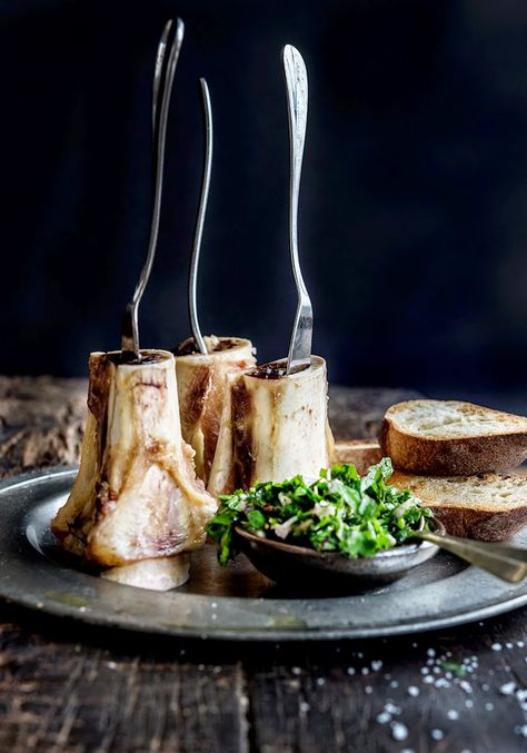 Roasted Bone Marrow and Parsley Salad – WILD GREENS & SARDINES Marrow Recipes, Marrow Recipe, Beef Marrow Bones, Roasted Bone Marrow, Parsley Salad, Pub Food, Bone Marrow, Food Presentation, Food Plating