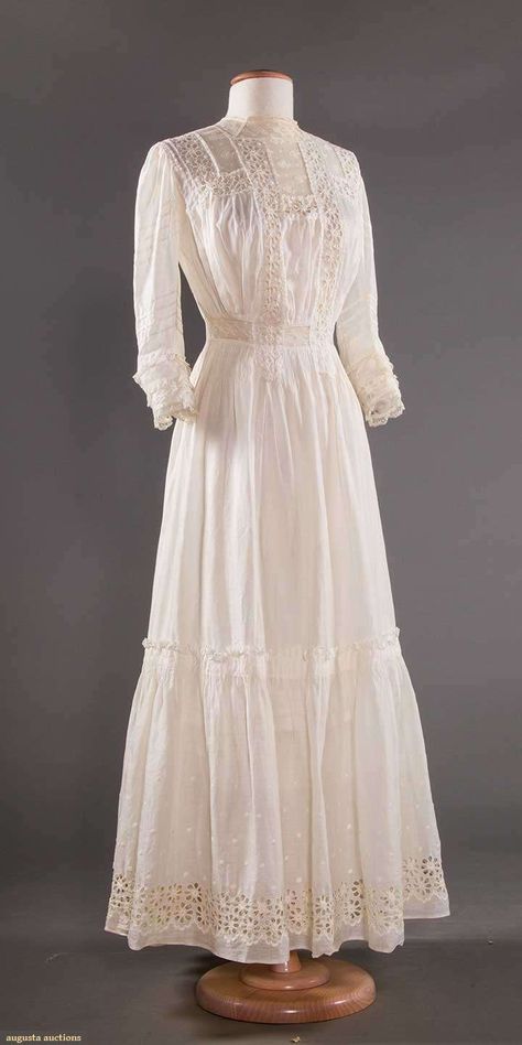 Modern Edwardian, Edwardian Tea Dress, 1909 Fashion, Mother Cain, Edwardian Gowns, Edwardian Wedding, 1870s Fashion, Lingerie Gown, Tea Gown