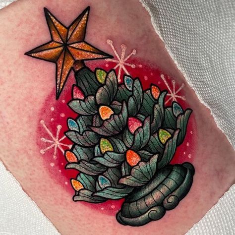 Christmas Tree Tattoos, Christmas Tattoo Sleeve, Vintage Christmas Tattoo, Thanksgiving Flash Tattoo, Christmas Sleeve Tattoo, Christmas Tattoos For Women, Christmas Themed Tattoos, Xmas Tattoo, Traditional Christmas Tattoo