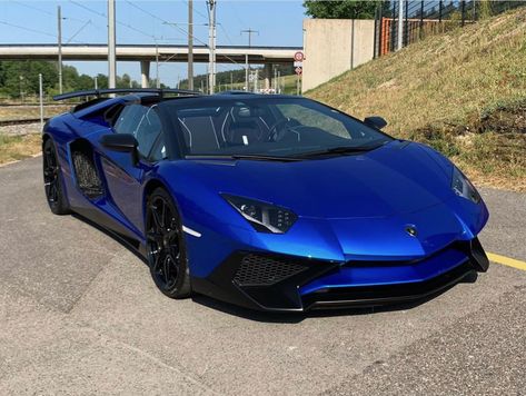 Aesthetic Car Accessories, Blue Lamborghini, Aventador Roadster, Aventador Lamborghini, Tokyo Drift Cars, Luxury Cars Audi, Hd Photography, Tokyo Drift, Rolls Royce Wraith