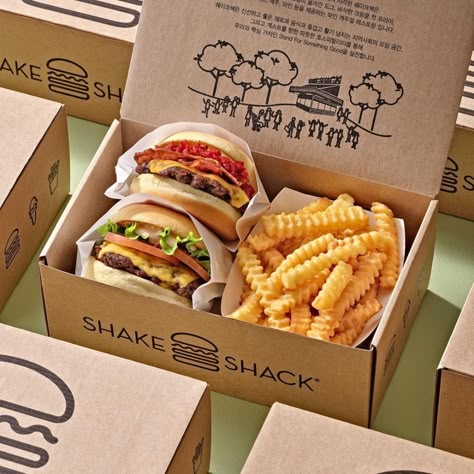 Food Truck Packaging, Delivery Aesthetic, Food Truck Ideas, Resep Starbuck, Food Delivery Packaging, Burger Packaging, Makanan Cepat Saji, Burger Box, Food Business Ideas