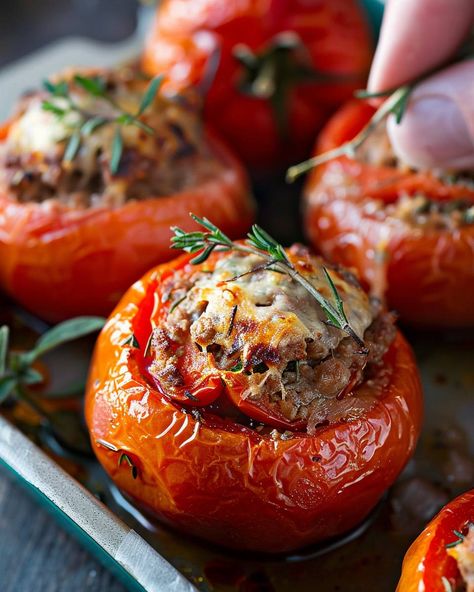 Meat Stuffed Tomatoes Recipe Stuffed Tomatoes Recipes, Tomatoes Roasted, Stuffed Tomatoes, Tomatoes Recipe, Juicy Tomatoes, So Satisfying, Natural Juices, Heirloom Tomatoes, Tomato Recipes