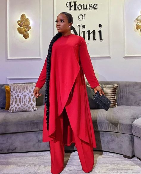 Curvy Casual Outfits, Modest Dresses Fashion, 2piece Outfits, Mode Kimono, Stylish Work Attire, African Fashion Women Clothing, African Inspired Fashion, African Print Fashion Dresses, African Clothing Styles