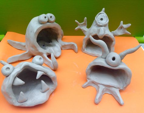 Clay Pinch Pots, Clay Projects For Kids, Starověký Egypt, Clay Lesson, Clay Monsters, Golden Time, Kids Clay, Pinch Pot, Clay Sculptures