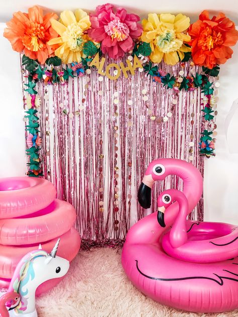 Hawaiian luau photobooth backdrop for little girls birthday pool party. Diy Luau, Birthday Party Photo Backdrop, Hawaiian Decorations, Hawaii Themed Party, Hawaiian Party Theme, Tropical Birthday Party, Aloha Party, Hawaiian Party Decorations, Flamingo Birthday Party