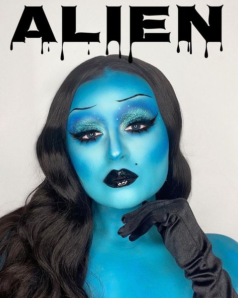 Teal Alien Makeup, Planet Her Makeup, Alien Baddie, Green Face Paint, Alien Makeup, Blue Alien, Alien Costume, Alien Girl, Blue Wig