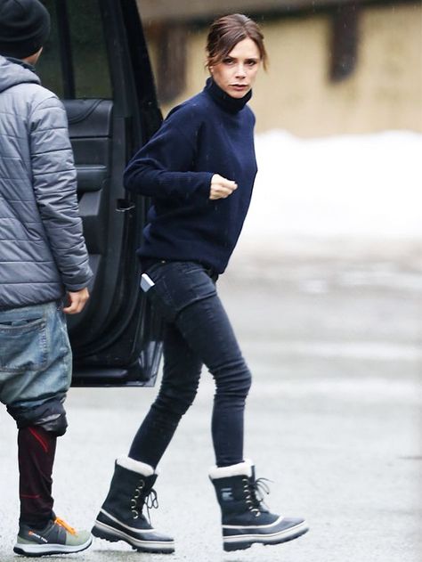 Victoria Beckham Wore the Sorel Boots You'll Wear the Rest of Winter | WhoWhatWear Sorel Boots Outfit, Style Victoria Beckham, Winter Boots Outfits, Sorel Winter Boots, Victoria Beckham Style, Boating Outfit, Sorel Boots, Ski Fashion, Skiing Outfit