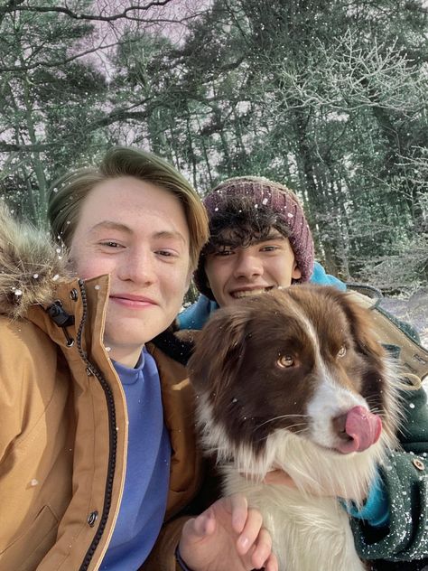 Alice Oseman Updates on Twitter: "Nick, Charlie, and Nellie's snow day 🌨️ #Heartstopper… " Alice Oseman, Snow Day, Instagram