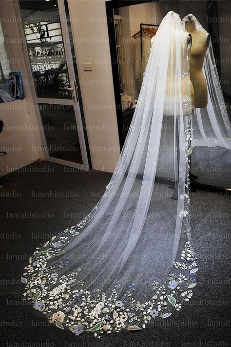 Embroidery Veil, Unique Wedding Veils, Unique Veil, Custom Veil, Lace Veils Bridal, Dusty Pink Weddings, Flower Veil, Green Themed Wedding, Beautiful Veil