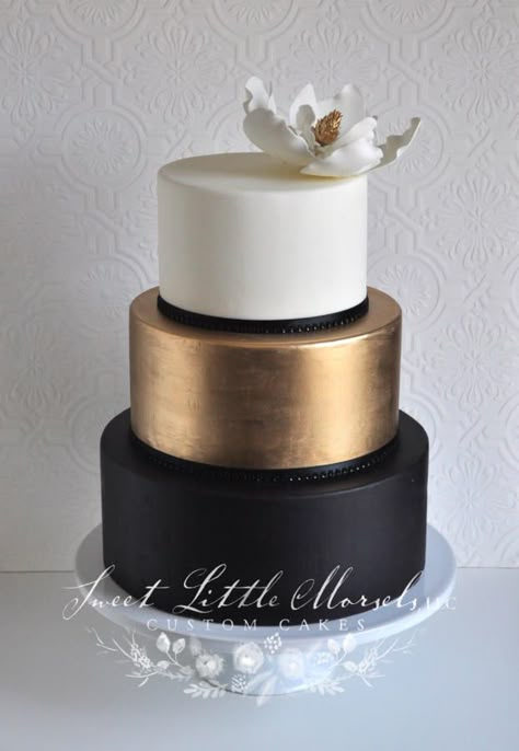 Simple Color Block Wedding Cake by Stephanie - http://cakesdecor.com/cakes/209562-simple-color-block-wedding-cake Torte Creative, Black Wedding Cakes, Torte Cupcake, Simple Wedding Cake, Gold Cake, Wedding Cake Inspiration, Beautiful Wedding Cakes, Gorgeous Cakes, Wedding Cake Designs