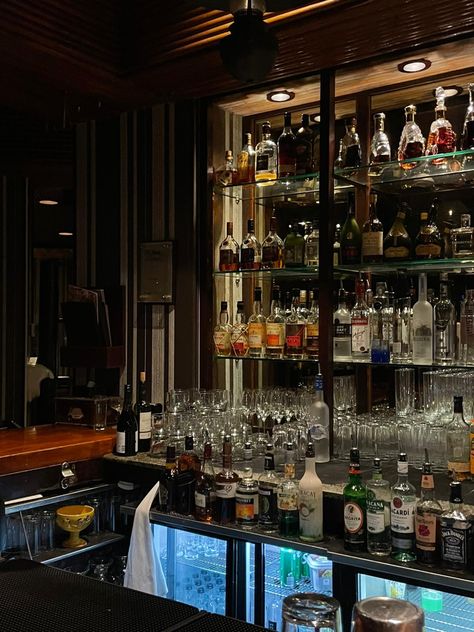 The Ritz Carlton bar Bar Worker Aesthetic, Bar Place Aesthetic, Aesthetic Bar In House, Dim Lit Bar Aesthetic, Rich Alcohol Aesthetic, Martini Bar Aesthetic, Modern Bar Aesthetic, Bar Man Aesthetic, Gentlemen Club Aesthetic