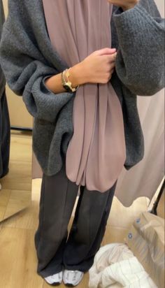 Estilo Hijab, Hijabi Fits, Modesty Outfits, Cute Modest Outfits, Muslim Outfits Casual, Hijabi Fashion Casual, Instagram Lifestyle, Elegance Style, Winter Fit