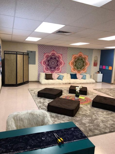 Calming Room Ideas, Wellness Center Design, School Wellness, Calm Room, School Counseling Office, Calming Room, Wellness Room, Zen Zone, Zen Den