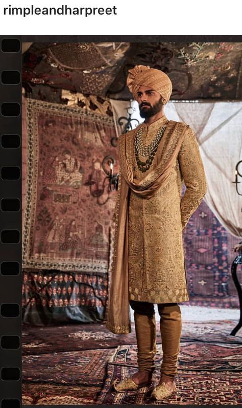 Males Outfit, Sherwani Groom Wedding Royals, Shadi Decor, Indian Wedding Clothes For Men, Best Indian Wedding Dresses, Sherwani For Men Wedding, Groom Dress Men, Wedding Outfits For Groom, Indian Groom Wear