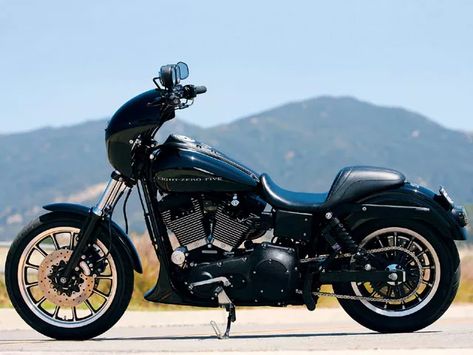 2004 Harley-Davidson Dyna FXDX - My Dyna Makeover | Hot Bike Magazine Dyna Club Style, Dyna Super Glide Sport, Harley Davidson Dyna Super Glide, Harley Davidson Road King, Dyna Super Glide, Motos Harley, Dyna Low Rider, Harley Davidson Fatboy, Harley Davidson Road Glide