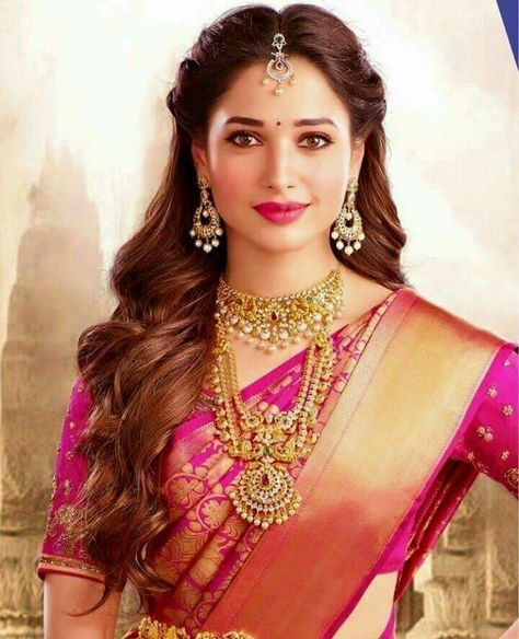 Tamanna Bhatia South Indian Bridal Jewellery, Saree Hairstyles, Soft Makeup Looks, Indian Wedding Hairstyles, Hindu Bride, Mahesh Babu, Indian Look, Indian Bride Hairstyle, Indian Bridal Hairstyles