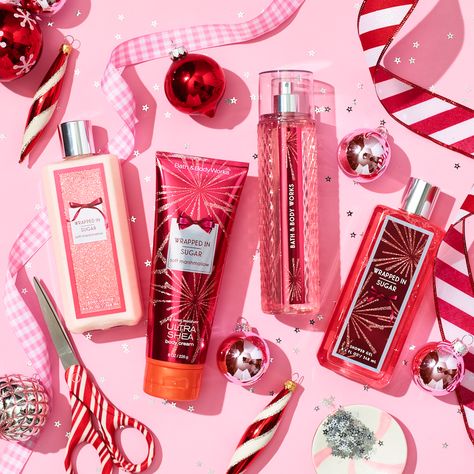 Christmas Beauty Products Photography, Christmas Skincare Aesthetic, Christmas Skincare Photography, Winter Product Photography, Christmas Skin Care, Holiday Product Photography, Christmas Product Photography, Essential Beauty Products, Beauty Products You Need