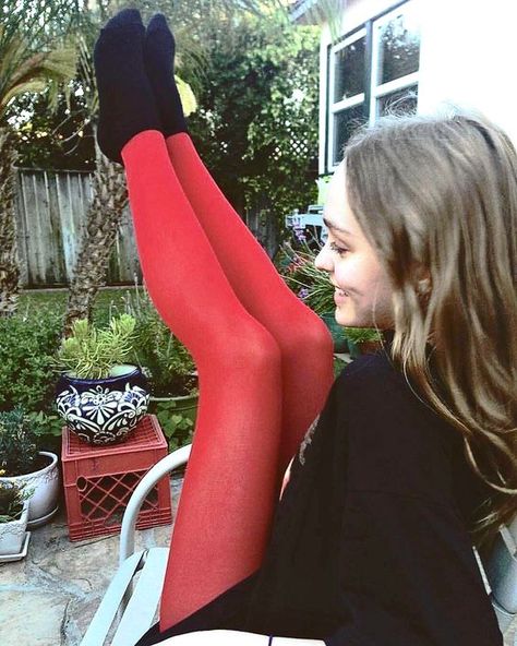 Mantyhose Çorap Lily Depp, Red Tights, Red Stockings, Colored Tights, Lily Rose Depp, Tights Outfit, Lily Rose, French Girl, Mode Vintage