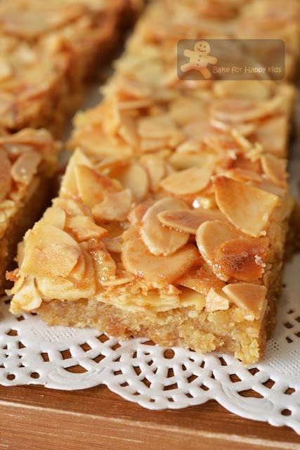 Honey Almond Slice, Almond Squares Recipe, Gluten Free Slices Recipes, Almond Biscuits Recipe, Honey Deserts, Almond Desert, Sliced Almonds Recipes, Almond Bars Recipe, Almond Squares