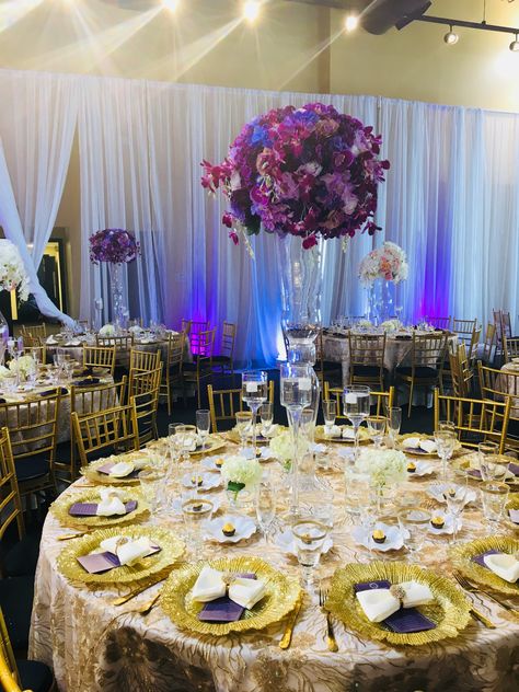 Beautiful table setting for a Nigerian "white wedding" in our Ellicott Hall. #nigerianwhitewedding #whitewedding #weddingday Nigerian Wedding Hall Decorations, Nigerian Wedding Reception Decoration, Nigerian Party Decorations, Nigerian Wedding Reception, Nigerian Wedding Decor, Jordan Year, Decoration Hall, Nigerian Party, Wedding Reception Hall