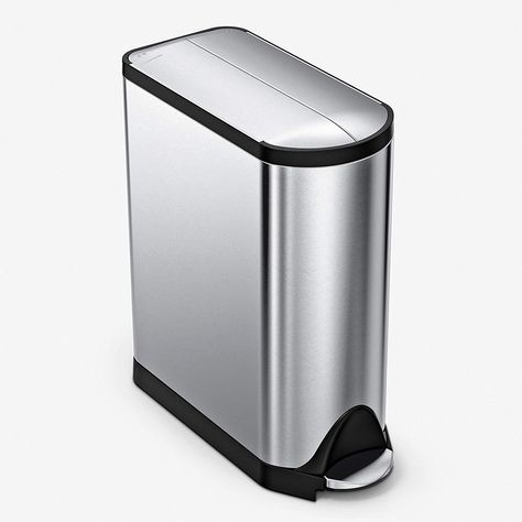 15 Trash Cans So Surprisingly Stylish, We Actually Don't Hate Them Indoor Recycling Bins, Cleaning Room, Rubbish Bin, Kitchen Trash Cans, Kitchen Waste, Trash And Recycling Bin, Kitchen Bin, Soap Pump, Recycle Trash