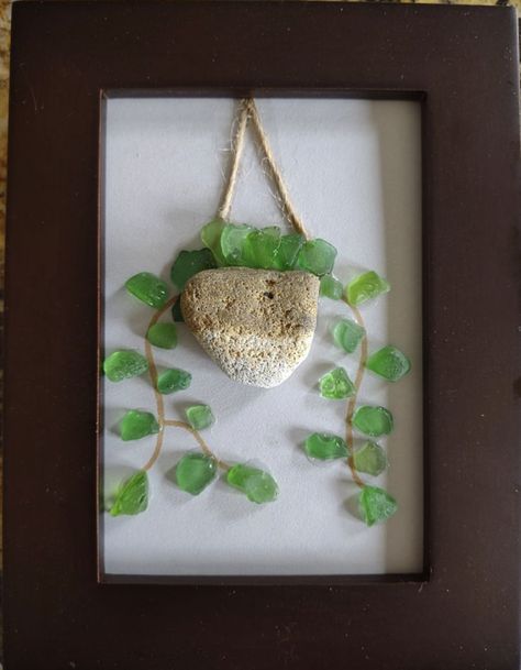 Brown Sea Glass Art, Seaglass Crafts, Glass Crafts Diy, Seashell Flowers, Sea Glass Diy, Glass Art Diy, Sea Glass Artwork, Sea Glass Projects, Sea Glass Art Diy