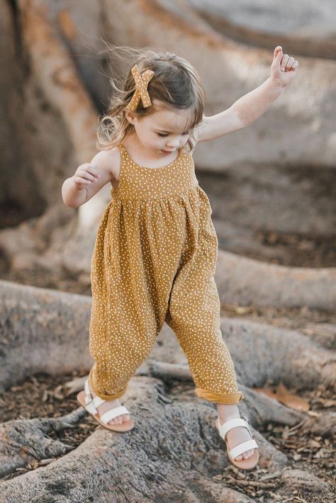 Children’s fashion Saffron Seeds, Baby Outfits, Dresses Kids Girl, Kids Fashion Girl, Fashion Kids, Toddler Fashion