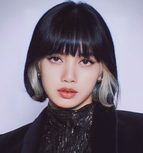 Lisa Bob Hair, Lalisa Short Hair, Lisa Front Face, Lisa Short Hair, Lisa Eyes, Korean Bob Haircut, Korean Bob, Fox Hair Dye, Easy Trendy Hairstyles