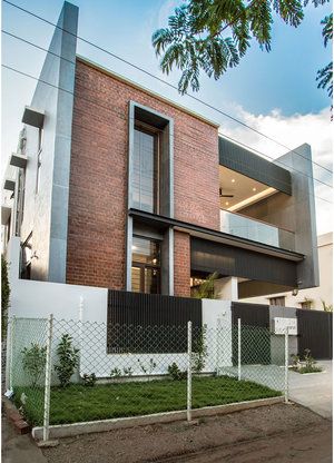 Indian House Exterior Design, Modern Brick House, Modern Bungalow Exterior, Modern Elevation, House Outer Design, House Redesign, Contemporary House Exterior, Facade Architecture Design, Small House Elevation Design