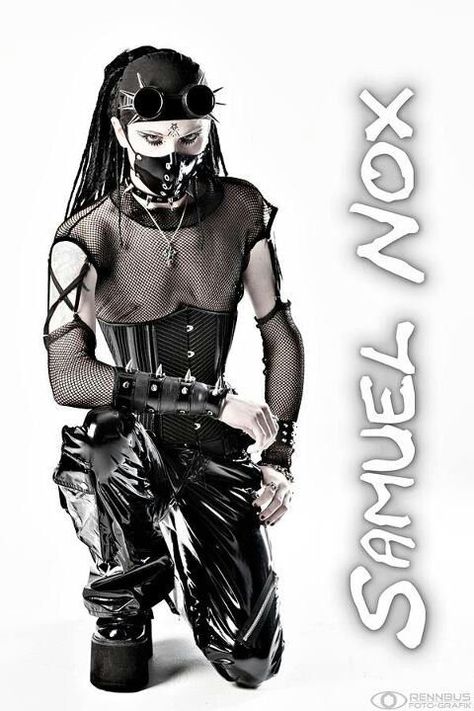 Cyberpunk Halloween, Cybergoth Outfits, Punk Dresses, Cybergoth Fashion, Industrial Goth, Goth Outfit Inspo, Cybergoth Style, Goth Outfit Ideas, Goth Subculture