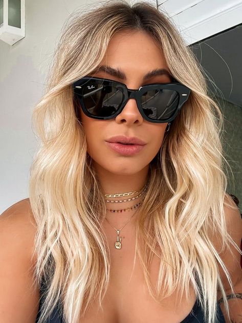 Ray Ban State Street Women, State Street Rayban, Ray Ban State Street, Stylish Sunglasses Women, Celebrity Sunglasses, Sunglasses Aesthetic, Ray Ban Sunglasses Women, Women Eyewear, Dark Skin Boys