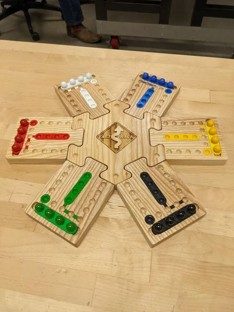 Homemade Wood Games, Wooden Games To Make, Wood Board Games, Diy Wooden Games, Game Wood, Diy Yard Games, Board Games Diy, Wooden Board Games, Wooden Toys Plans