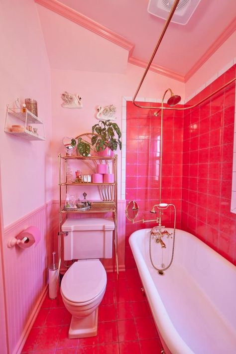 Pink Bathroom Maximalist, Barbie Aesthetic Bathroom, Barbie Inspired Bathroom, Barbie Pink Bathroom, Pink Barbie Bathroom, Pink Maximalist Bathroom, Pink Neon Bathroom, Hot Pink Interior Design, Barbie Themed Bathroom