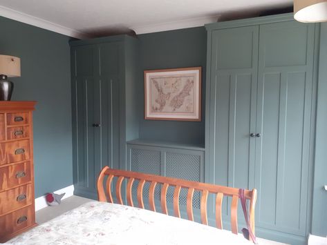 How to make the most of alcove space Built In Wardrobe Ideas Alcove, Alcove Bookshelves, Bedroom Chimney Breast, Bookcase Inspiration, Bedroom Alcove, Alcove Wardrobe, Fitted Wardrobes Bedroom, Fitted Bedrooms, Stunning Interior Design