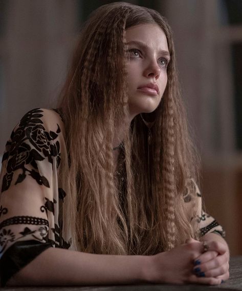 Young Outfit, Black Widow Aesthetic, Kristine Froseth, Alaska Young, Looking For Alaska, High School Years, Winter Lookbook, Scene Hair, John Green