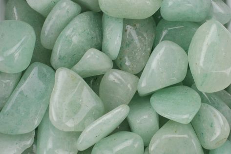 Green Aesthetic Tumblr, Crystal Wedding Dress, Crystal Room, Jade Plant, Green Pictures, Green Aventurine Crystal, Crystal Aesthetic, Mean Green, Pretty Rocks