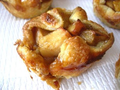 Individual Rustic Apple Tarts & Winners! Mini Apple Tarts, Apple Tartlets, Rustic Apple Tart, Apple Tarts, Apple Tart Recipe, Apple Pastry, Tartlets Recipe, Apple Puff Pastry, Scones Ingredients