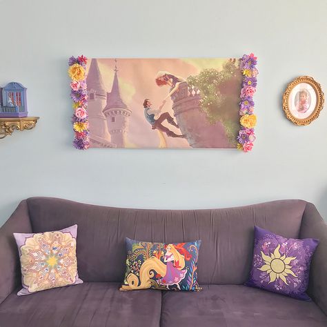 Tangled Room, Rapunzel Room, Tangled Invitations, Disney At Home, Dorm Themes, Disney Themed Rooms, Disney Princess Room, Casa Disney, Disney Bedrooms