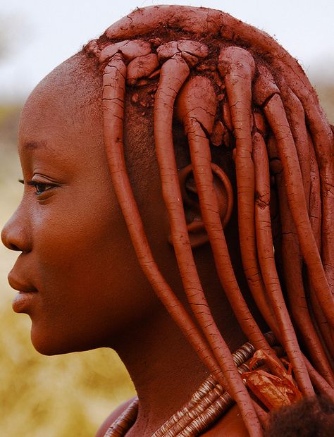 The Himba women of Namibia-They put beautiful red clay in their hair. More photos that you MUST SEE at the link! Himba Girl, Himba People, Facial Tattoos, African People, We Are The World, Hair Reference, African Culture, African Beauty, African Hairstyles