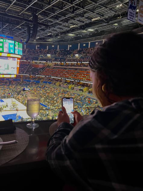 stadium nba basketball aesthetic crowd game orlando magic jumbotron Nba Gf Aesthetic, Wag Aesthetic Basketball, Sports Games Aesthetic, Nba Game Aesthetic, Basketball Game Aesthetic, Public Relations Aesthetic, Nba Lifestyle, Nba Wife Aesthetic, Basketball Wife Aesthetic