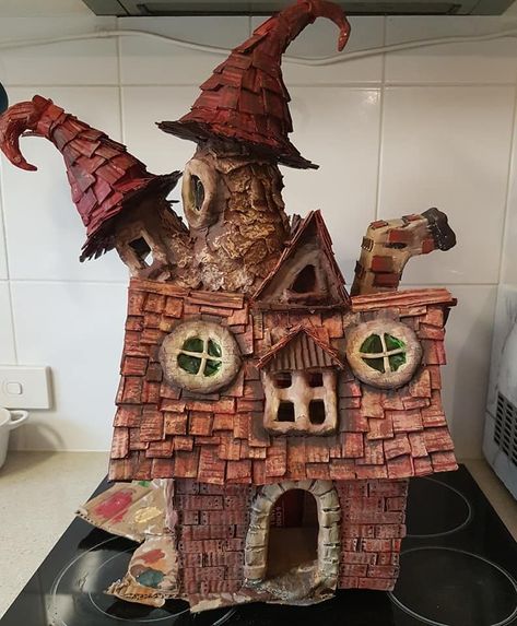 Witch House Miniature, Cardboard Fairy House, Large Fairy Garden, Halloween Houses, Fairy House Crafts, Clay Fairy House, Paper Craft Techniques, Fairy House Diy, Fun Halloween Crafts