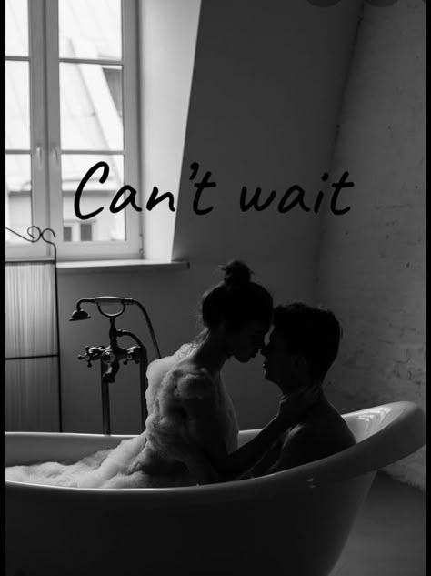 Bathtub Romance, Intimate Photos, Couples Vibe, Romantic Photos, Cute Couples Kissing, Relationship Goals Pictures, The Perfect Guy, Photo Couple, Character Aesthetic