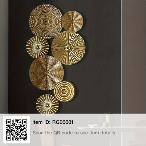 Golden Wall, Geometric Sculpture, Living Room Background, Nordic Lights, Metal Wall Hangings, Wall Ornaments, Ornament Frame, Luxury Art, Wall Crosses