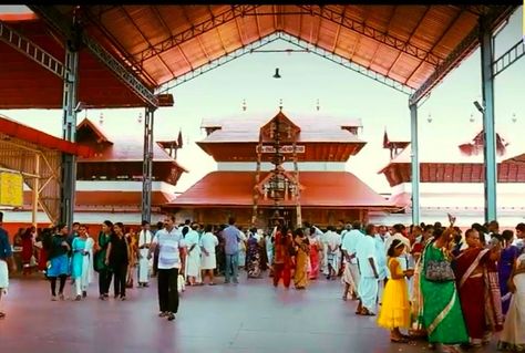 The presiding deity of the Guruvayur Temple is Vishnu, worshipped in the form of Krishna. The central icon is a four-armed standing Krishna carrying the conch Guruvayoor Temple Images, Guruvayur Temple, Padmanabhaswamy Temple, Sanctum Sanctorum, Krishna Temple, Kovalam, The Mahabharata, Water And Sanitation, Indian Temple