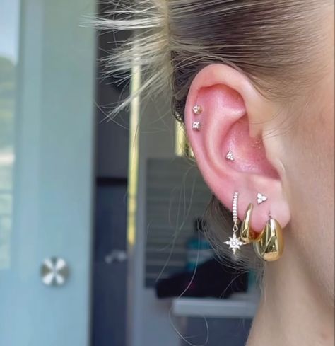 Took Piercing Ideas, Ear Piercings Inspo Baddie, Ear Piercings Labeled, Piercing Layout Ideas, Ear Piercing Curation, Ear Stacking Ideas, Ušný Piercing, Minimalist Ear Piercings, Ear Stacks