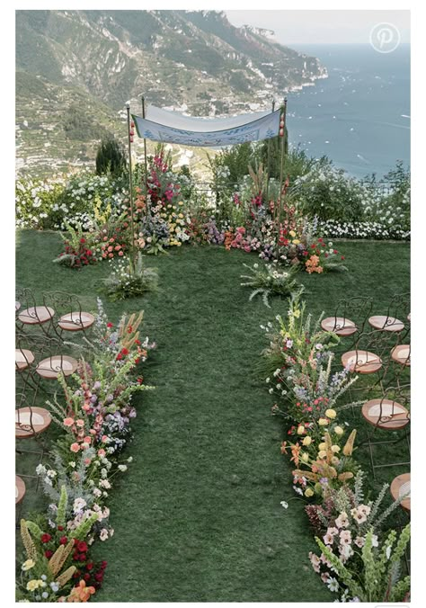 Chuppah Florals, Colorful Chuppah, Chuppah With Hanging Flowers, Chuppah Ideas, Hanging Flower Chuppah, Wedding Chuppah Flowers, Simple Floral Chuppah, Colorful Floral Chuppah, Chuppah Flowers