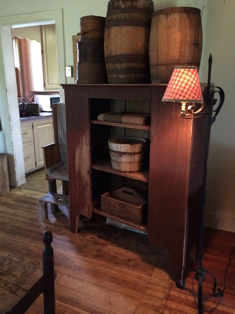 Orange Sink, Primitive Cabinets, Primitive Cupboards, Primitive Country Homes, Primitive Bedroom, Primitive Living Room, Primitive House, Primative Decor, Farmhouse Living Room Furniture