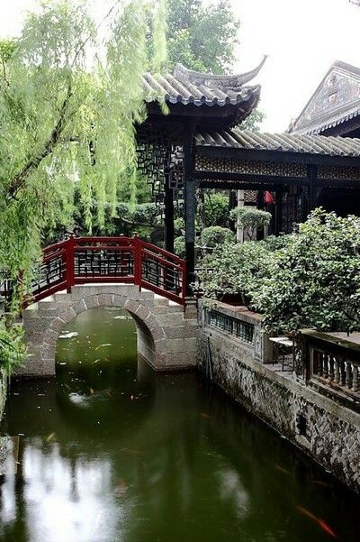 Chinese Bridge, What Is A Soul, Traditional Japanese Architecture, Japanese Style House, Chinese Aesthetic, Japan Garden, Shenyang, Aesthetic Roses, Chinese Garden