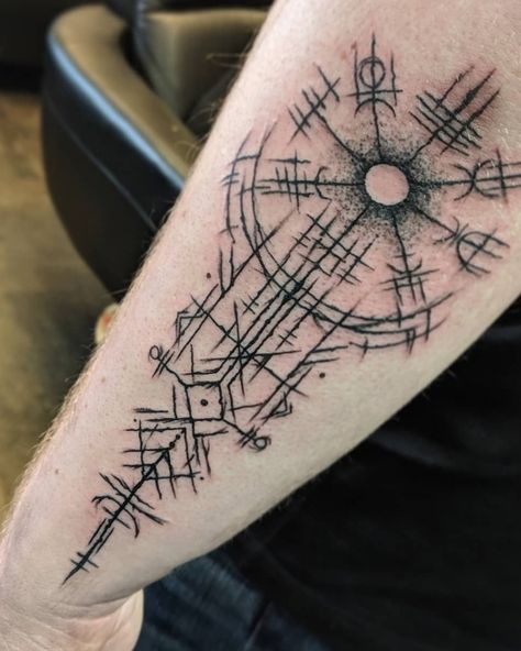 Viking Compass Tattoo, Compass Tattoo Meaning, Viking Tattoos For Men, Scandinavian Tattoo, Viking Tattoo Symbol, Viking Tattoo Sleeve, Catrina Tattoo, Compass Tattoo Design, Female Tattoos